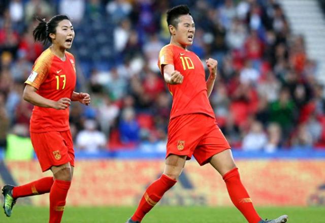 女子足球鏖战一触即发，英勇无畏！